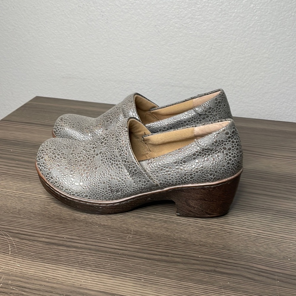Boc Gray Shimmer Clogs Shoes